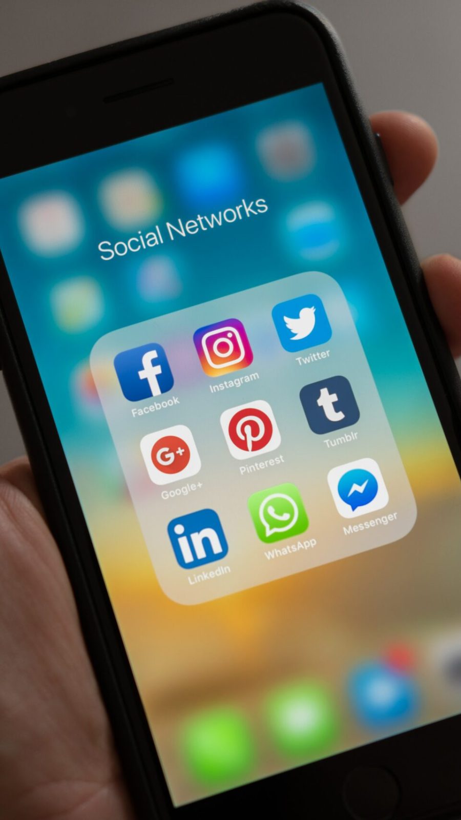 pexels-tracy-le-blanc-607812